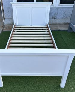 New Twin White Bed