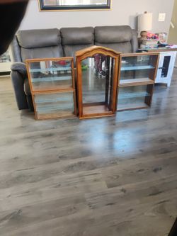 Howard Miller Curio Cabinet