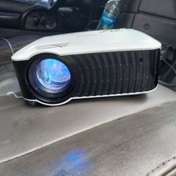 PROJECTOR ABOX WORKS VERY WELL 