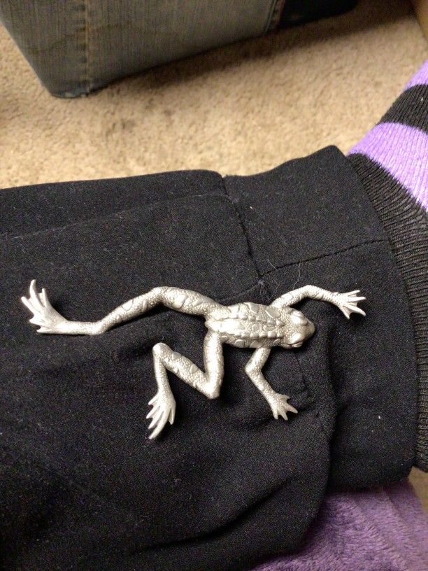 JJ JONETTE PEWTER Tree Frog Brooch/Pin