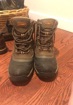Khombu hiking boots size 11
