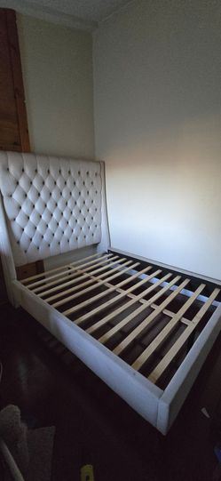 Queens size bed