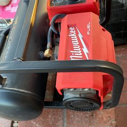 Milwaukee Fuel Air Compressor 