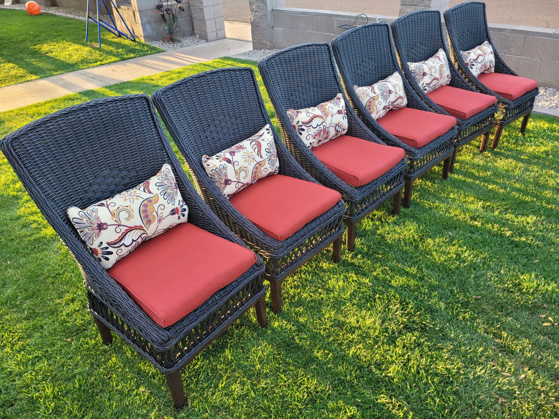 New Patio Chairs With Cushions