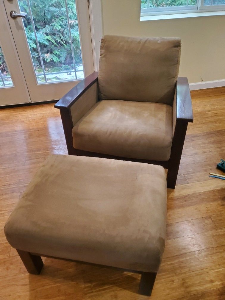 Microfiber Chair & Matching Footrest (2 sets!)