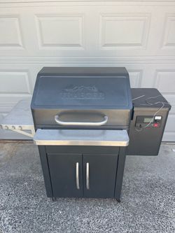 Traeger Silverton Pellet Grill