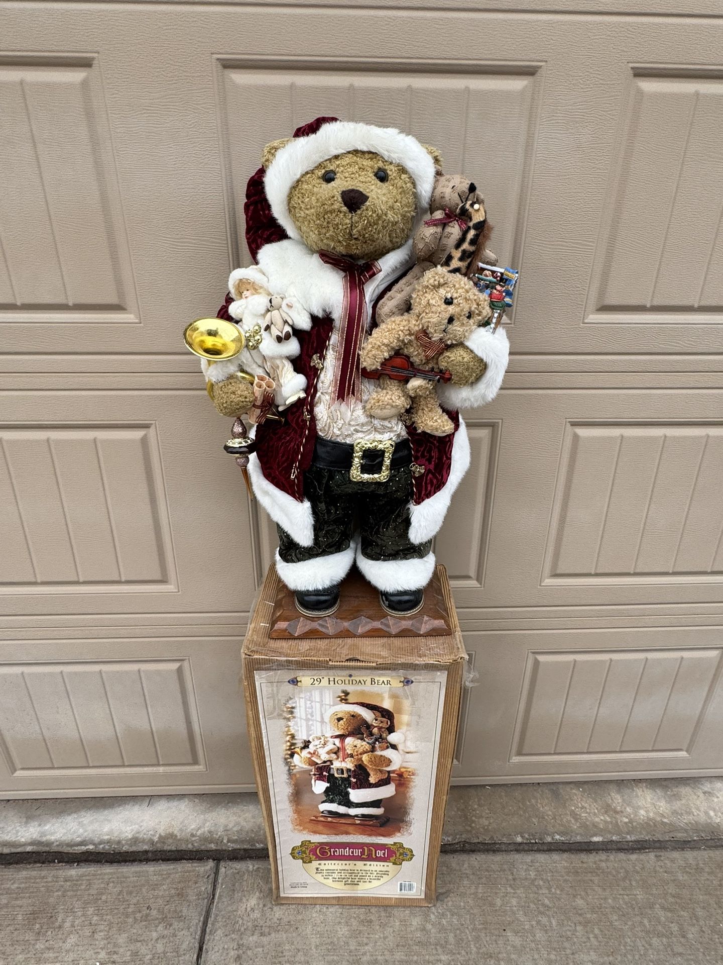 Grandeur Noel Collectors Edition 29" Holiday Bear Figure W/Original Box, like new, West 79912