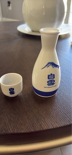 Shirayuki Ceramic Sake Carafe and Cup Set