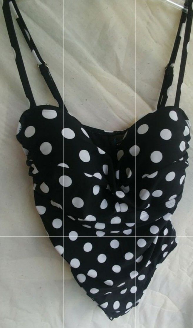 NWT Catalina swimsuit size medium 8/10