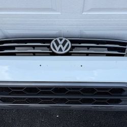 WHITE VOLKSWAGEN TIGUAN FRONT BUMPER 2018 2019 2020 2021