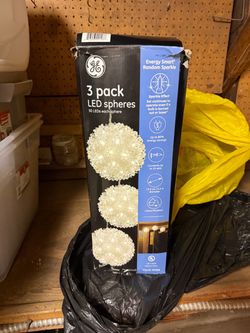 3 Pack LED Spheres (Christmas)