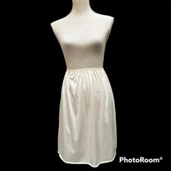 Vanity Fair Slip Skirt With Slit, Cream Ivory, Size Medium 20”