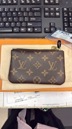 Louis Vuitton change wallet