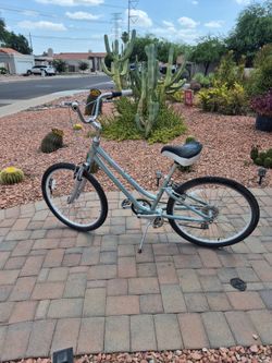 Women's 26 inch Giant Suede City Bike