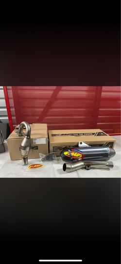 Brand New FMF Factory 4.1 RCT Titanium Anodized w/Carbon Fiber end cap with Titanium Megabomb Head Pipe. FULL SYSTEM