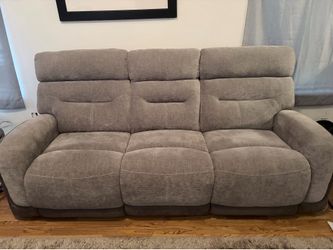 2 piece Bob’s Power Reclining Sofa & Recliner Set – Like New – USB & USB-C Charging