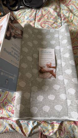 Baby changing pad + cover