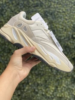 Yeezy Analog 9.5 With box adidas STEAL
