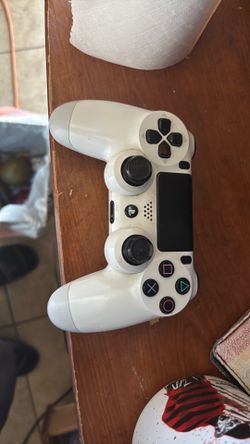 PS4 controller white works perfect