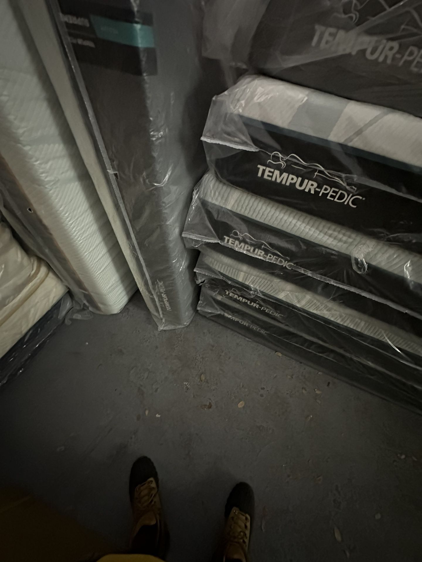 King Queen Size Tempurpedic ProAdapt, ProBreeze, LuxeBreeze Mattress Pro Breeze /Luxe Adapt /Pro Adapt /Adapt /cloud /Tempur pedic contour Supreme
