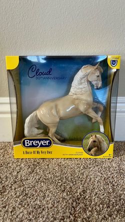 “Cloud The Mustang” GLOSSY Breyer Horse