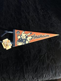 2025 Pokémon World Championship Anaheim Pokémon Center Exclusive Pennant Pikachu