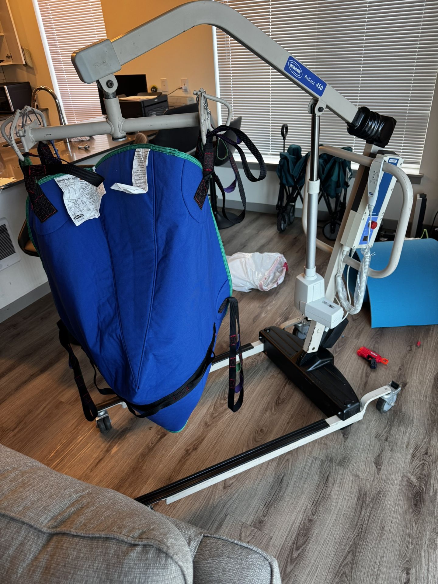 Invacare reliant 450 Hoyer Lift