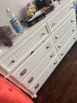 White Dresser sets