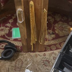Whole Lot Of 18k Gold Played Chains 