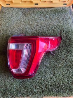 2017 Ford Explorer Passenger/Right Side Tail Light