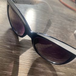 Sunglasses black and white Nanette Lepore