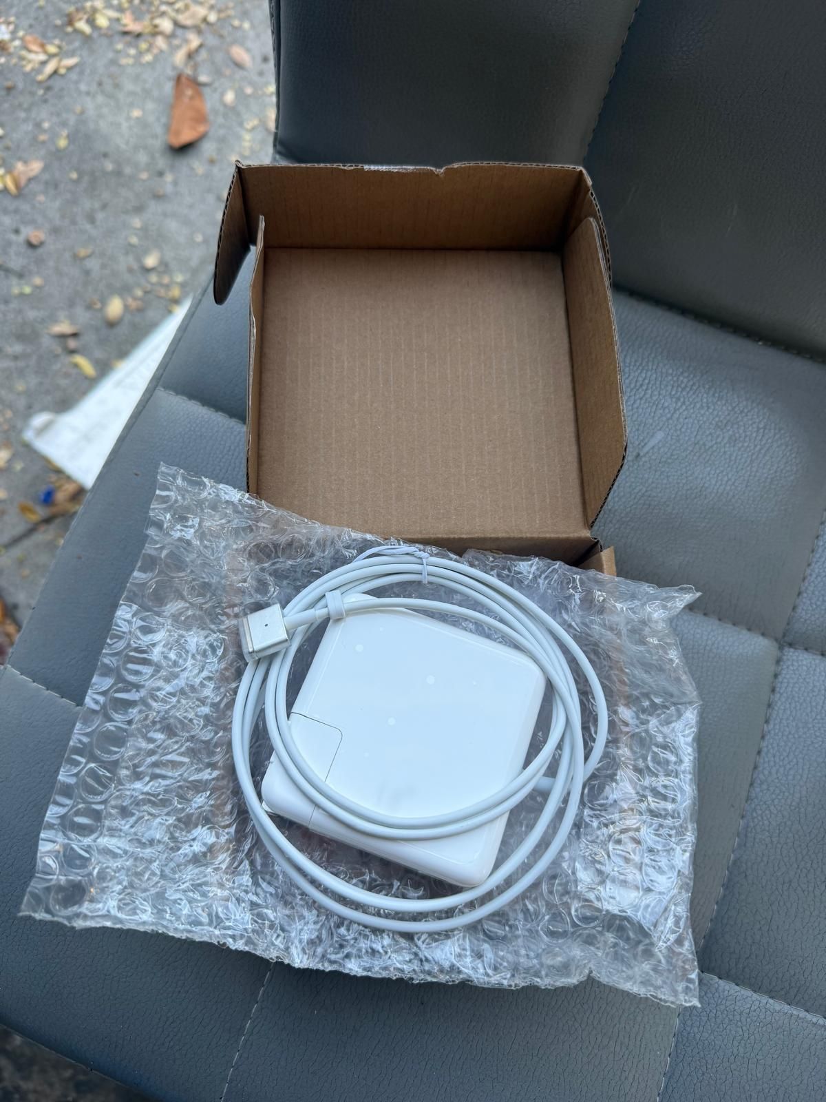 Apple macbook charger 