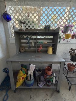 Garden potting work bench