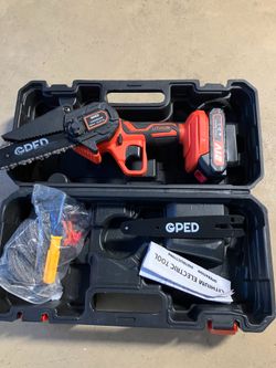 6” Chainsaw like New.