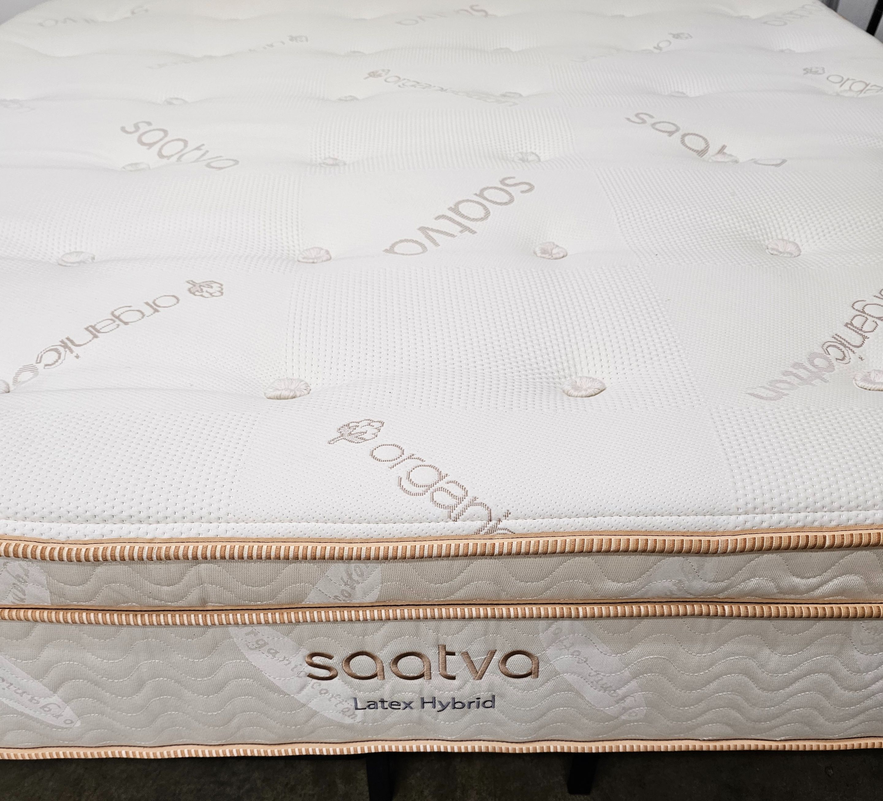 LIKE NEW! Saatva Latex Hybrid King Mattress - Delivery Available