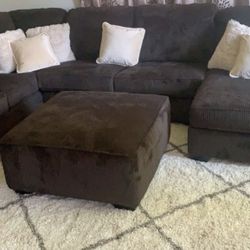 Sectional Couch W/ Ottoman 