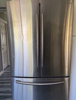 Samsung Fridge with French Doors