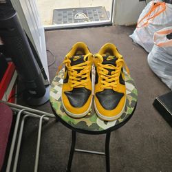 Nike Dunk Low Goldenrod Men's Size 9.5 Or Women's Size 11 Excellent Condition 