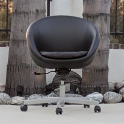 Black Swivel Office Chair