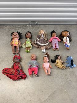 Dolls of different brands and styles, some of them are part of collections such as Disney Princess