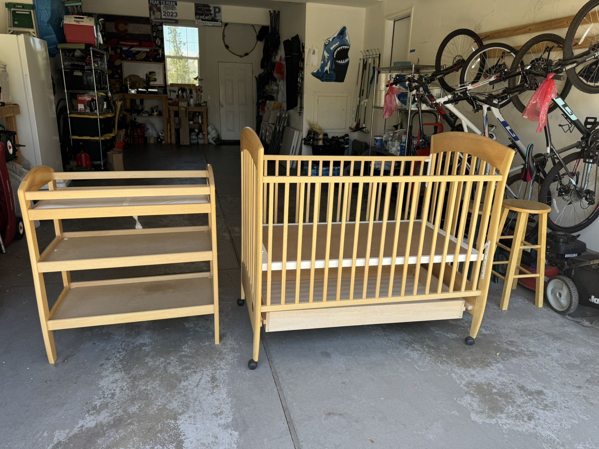 Baby Crib And Changing Table - EXCELLENT CONDITION!