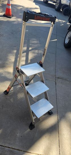 Little Giant Ladders Jumbo Step Stool with Handrail, 3-Step, Lightweight, Aluminum, 375 lb Load Capacity, Type 1AA, 8.7-Ft Reach Height, with Tool Tra