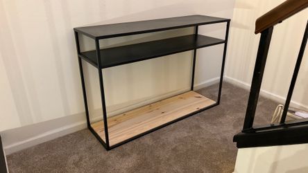 Entry way table