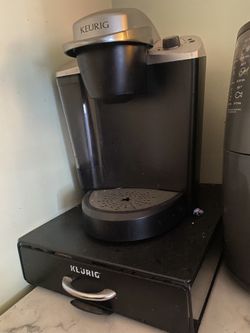 KEURIG Coffee Maker