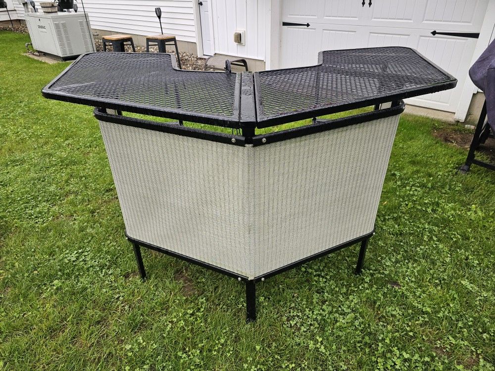 Outdoor Bar
