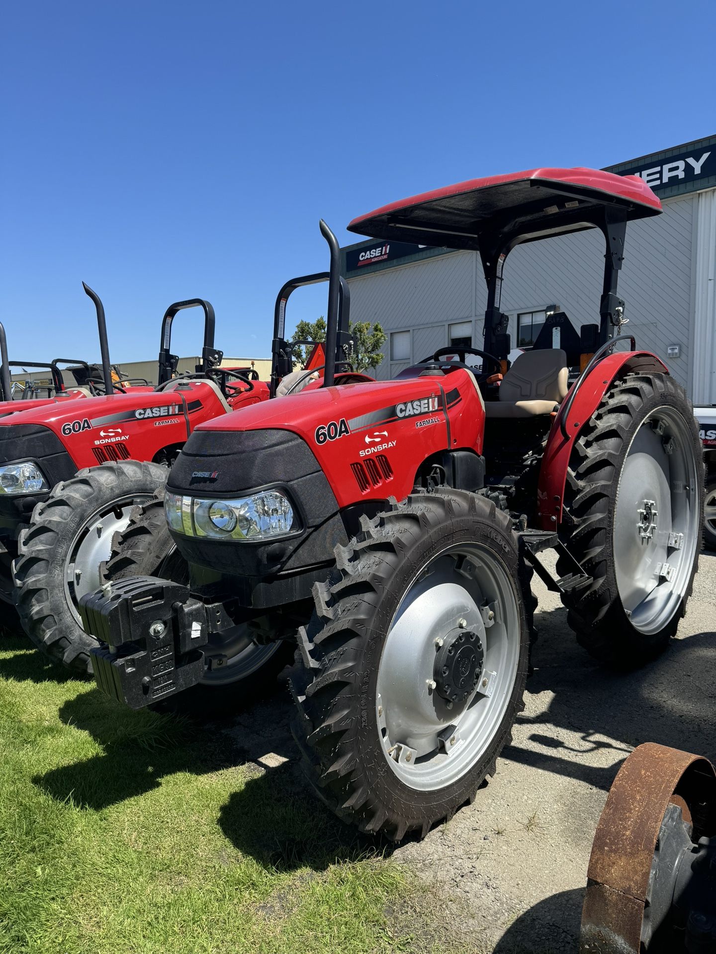 Strawberry Tractor 60hp