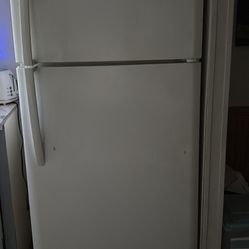 Kitchen Appliances And Washer 