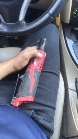 Milwaukee m12