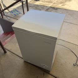 3.5 ft freezer great condition barely used