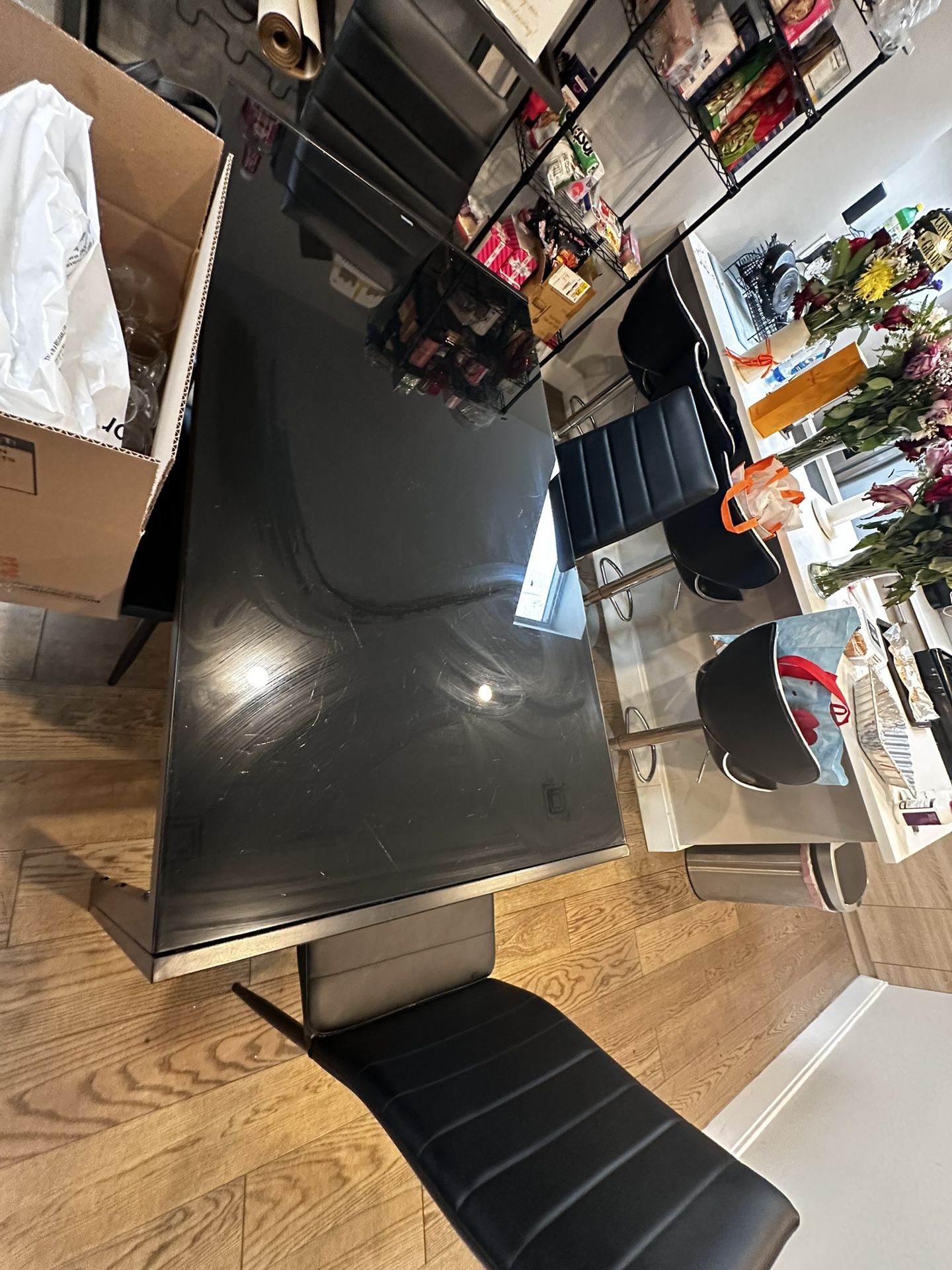 Dining Table + 4 Chairs
